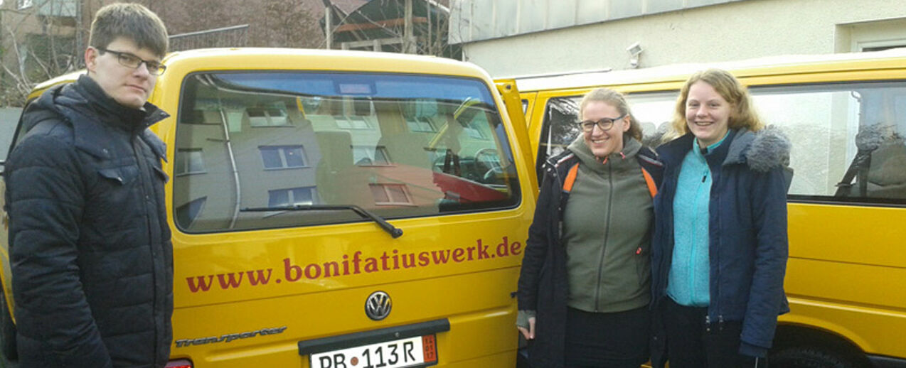 Die Nordeuropa-Praktikanten des Bonifatiuswerkes machten sich mit 3 Bussen gemeinsam mit einem der ehemaligen Praktikanten Martin Schwentker und angehenden Gemeindereferenten auf den Weg nach Riga.