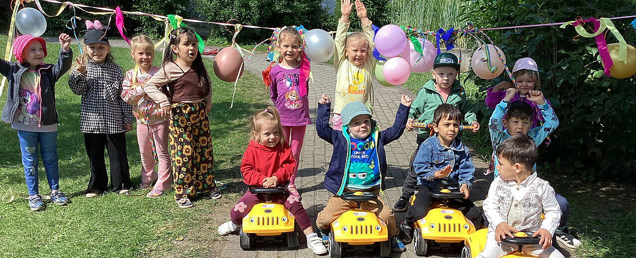 Die Kinder der Kita St. Josef in Erfurt haben jede Menge Spaß beim Bobby-Car-Rennen für den guten Zweck. (Foto: Kita St. Josef)
