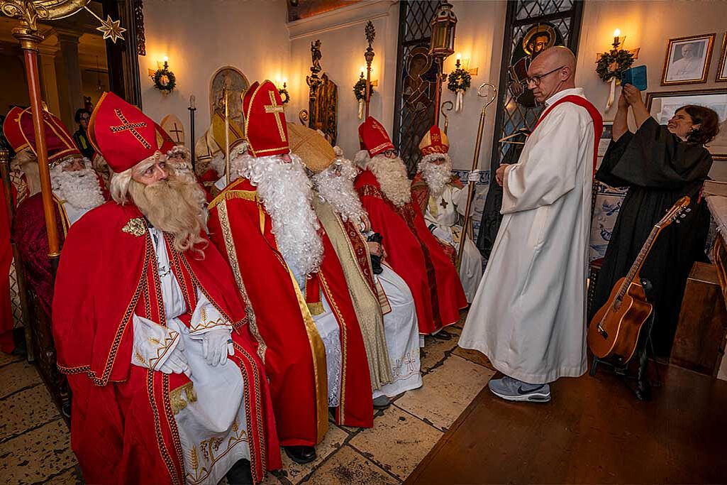 Im Europa-Park Rust erfuhren die Darsteller alles über den heiligen Nikolaus. (Foto: © Europa-Park )