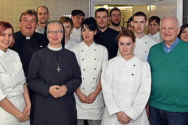 Die Manege in Berlin betreut viele junge Menschen. Der Generalsekretär des Bonifatiuswerkes Monsignore Georg Austen besuchte 2016 die Manege im Don-Bosco-Zentrum in Berlin. Foto: Stefan Stieren