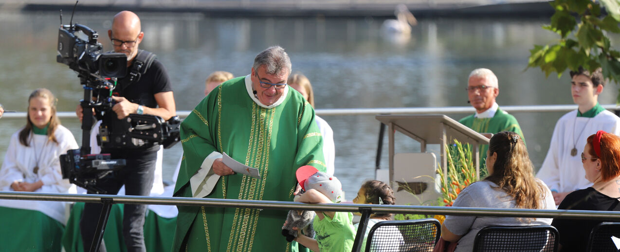Gottesdienstübertragung im Zoo Karlsruhe durch das ZDF. (Foto: Tobias Tiltscher)