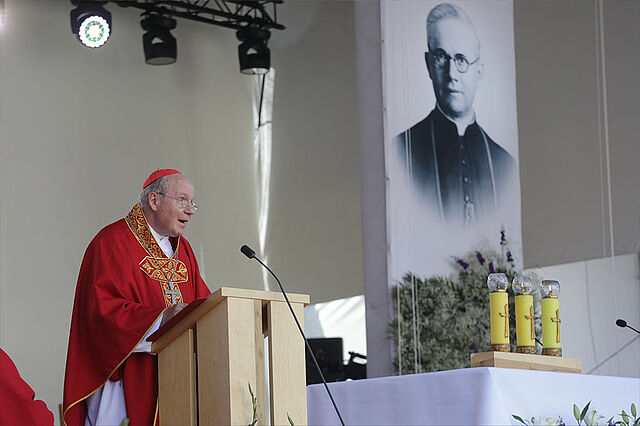 Kardinal Christoph Schönborn leitete den Gottesdienst zur Seligsprechung Eduard Profittlichs auf dem Friendsplatz in Tallinn. Foto: Foto: Elena Kovpak-Olev Mihkelmaa