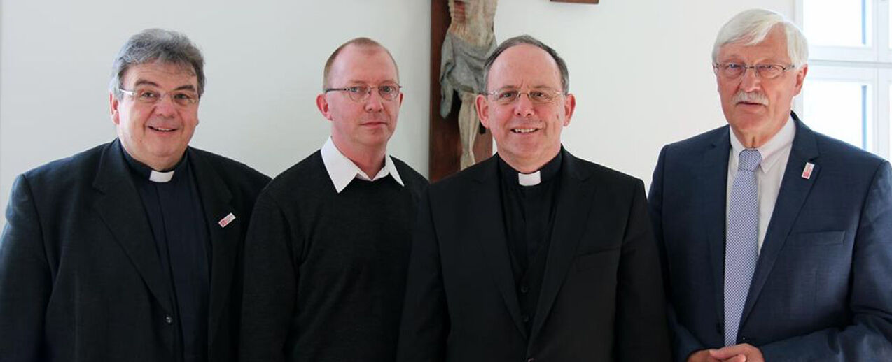 Zum Informationsgespräch in Erfurt trafen sich Monsignore Georg Austen, Subregens Egon Bierschenk, Bischof Ulrich Neymeyr und Heinz Paus. Foto: Peter Weidemann / Bistum Erfurt