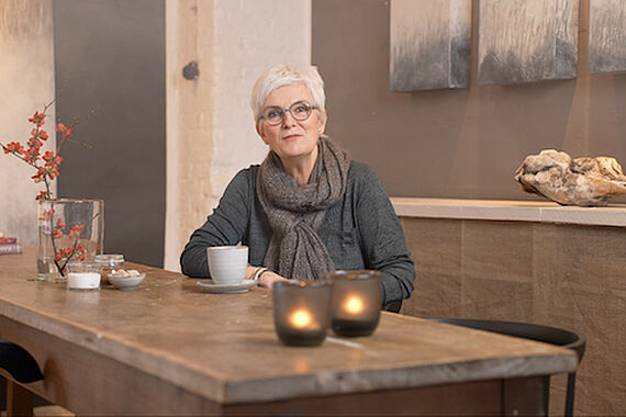In Zusammenarbeit mit dem Team "Vision von Hoffnung", der Kirchengemeinde Geldern Veert und der Künstlerin Bettina Hachmann begegnen sich Kirche und Kunst. (Foto: Pastor Christian Olding)