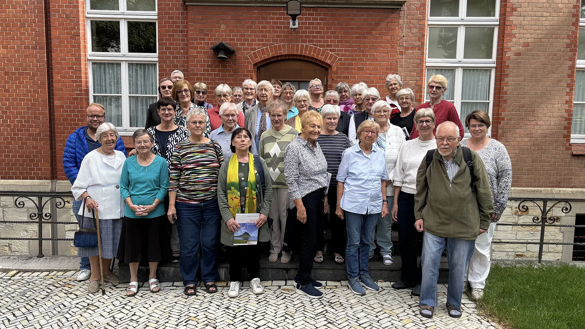 33 Gemeindereferentinnen und ein Gemeindereferent im Ruhestand trafen sich zu den "Tagen der Gemeinschaft" in Paderborn. Foto: Theresa Meier 33 Gemeindereferentinnen und ein Gemeindereferent im Ruhestand trafen sich zu den "Tagen der Gemeinschaft" in Paderborn. Foto: Theresa Meier