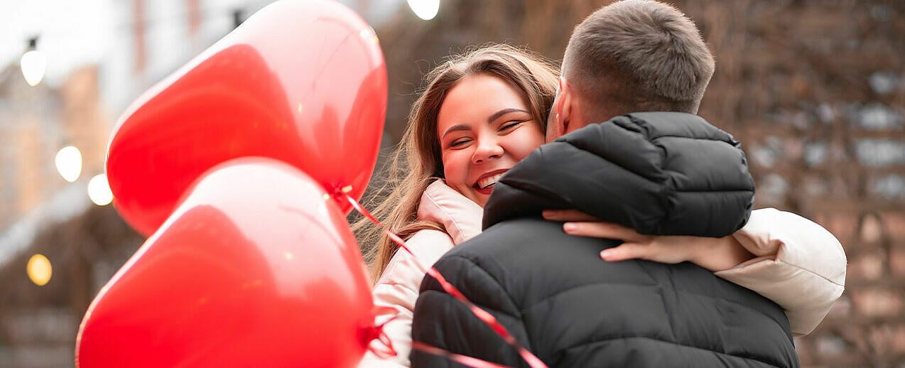 Am Fest des heiligen Valentin ist es Brauch einem geliebten Menschen seine Liebe zu zeigen.  (Foto:Freepik)
