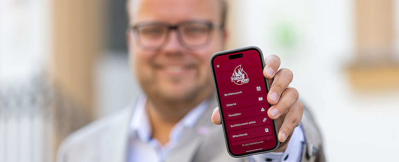 Sie ist die erste mobile Anwendung zur Unterstützung der Firmvorbereitung im deutschsprachigen Raum: die kostenfreie Firm-App des Bonifatiuswerkes der deutschen Katholiken. (Foto: Hartmut Salzmann)