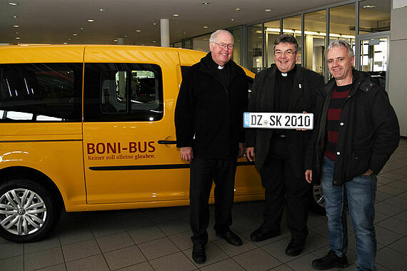 Ulrich Schade (v.l), Monsignore Georg Austen und Rainer Kinne. Foto: Sr. Theresita M. Müller