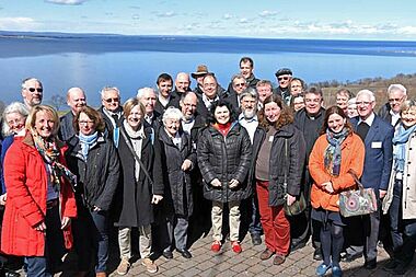 Die Teilnehmer der Reise am zweitgrößten See Schwedens, dem Vätternsee. Foto: Lena Reiher