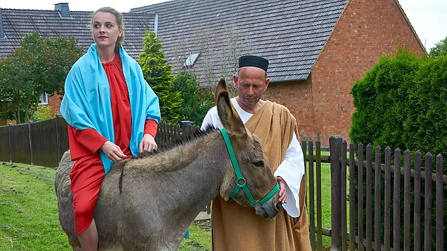 Maria und Josef auf dem Weg nach Bethlehem - Aufnahme aus dem Jahr 2013. Foto: Beseler / Pastoraler Raum Wünnenberg-Lichtenau