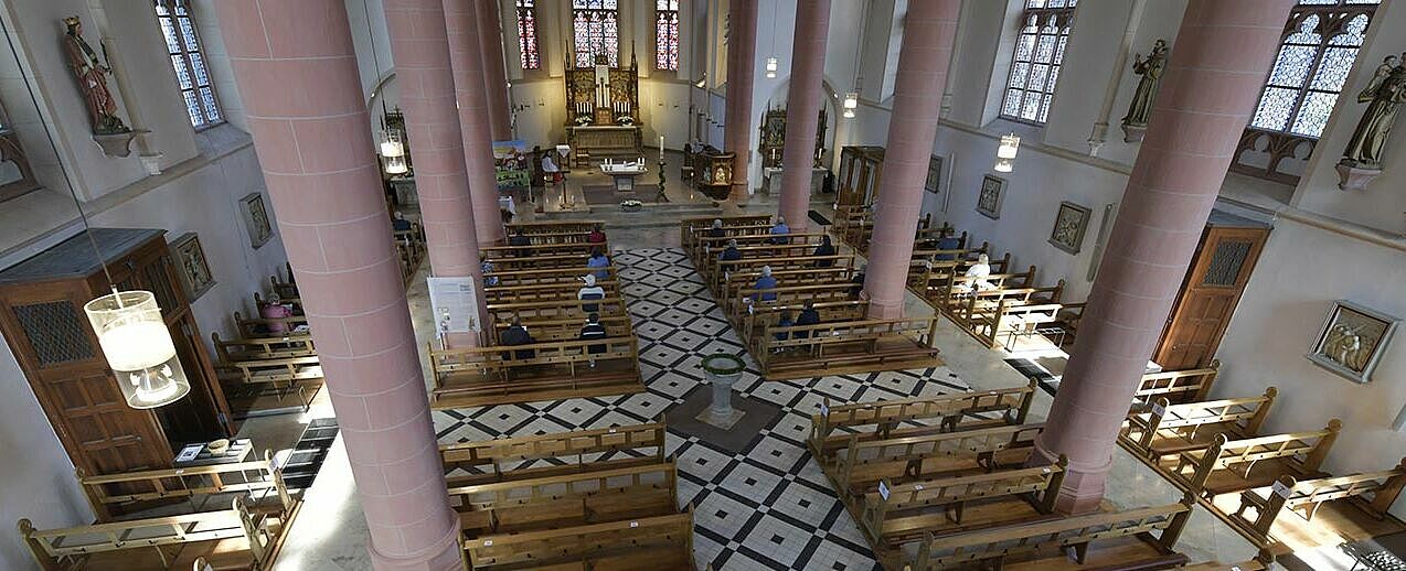 Der Innenbereich der Pfarrkirche St. Martin in Bad Lippspringe. (Foto: Bernhard Bauer)