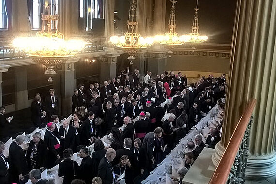 Gemeinsames Mittagessen nach dem Gottesdienst.