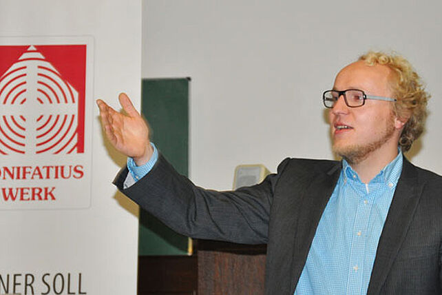 Der Projektreferent, Religionspädagoge Johannes Schäfers, war mit dem Mobil von März 2011 bis zum Katholikentag in Mannheim im Mai 2012 auf Deutschlandtour.