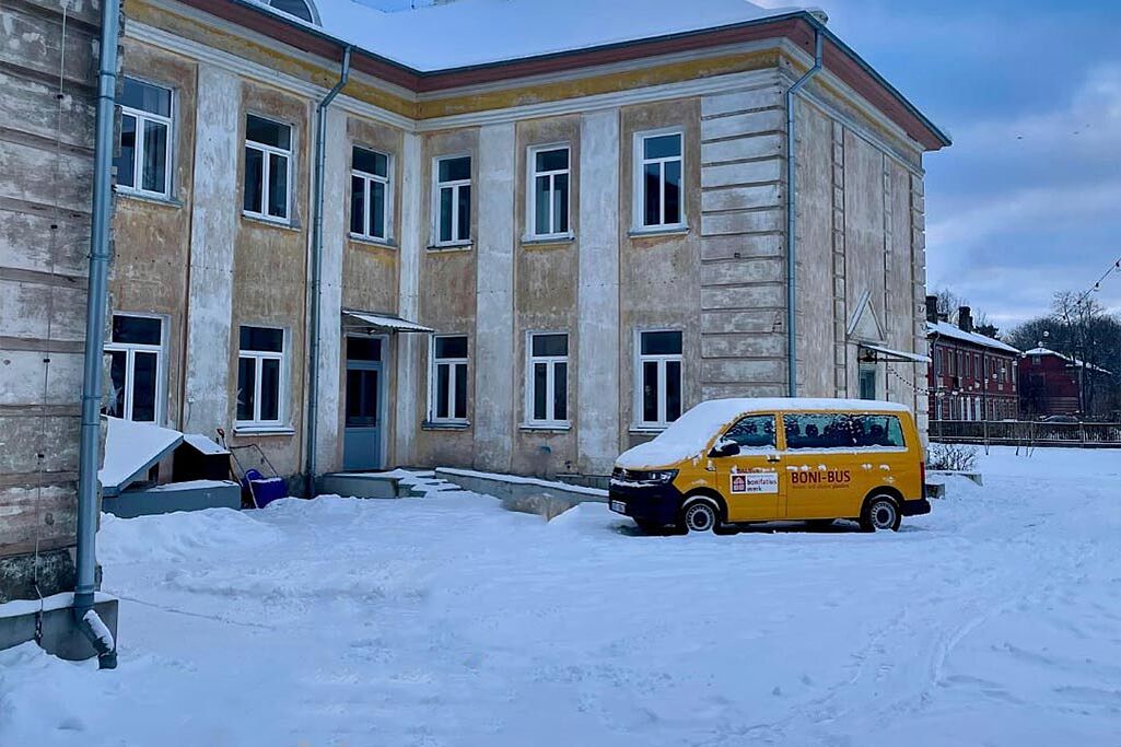 Der BONI-Bus war natürlich auch dabei. (Foto: Sr. Bianca Maier)