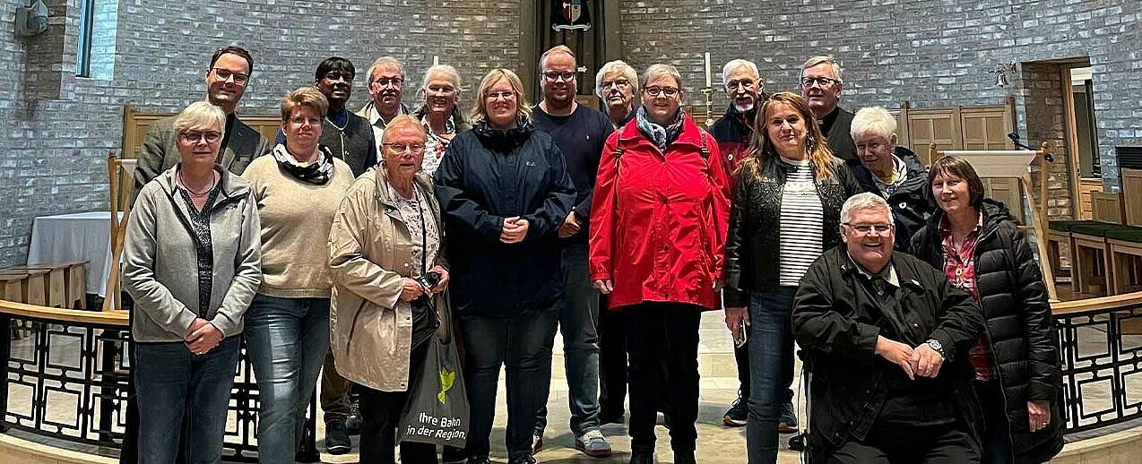 Die Reisegruppe im St. Olav Dom in Trondheim. (Foto: Julian Heese)