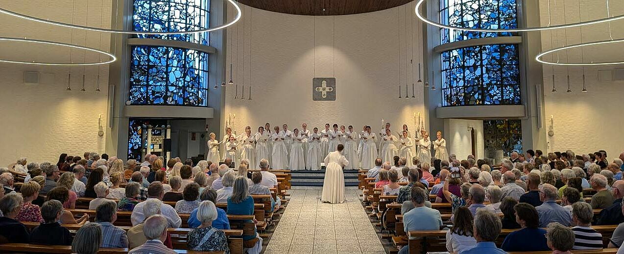 In Oldenburg begeisterte der BALTA-Chor fast 300 Besucherinnen und Besucher der St.-Josef-Kirche. (Foto: Franziska Oevel)