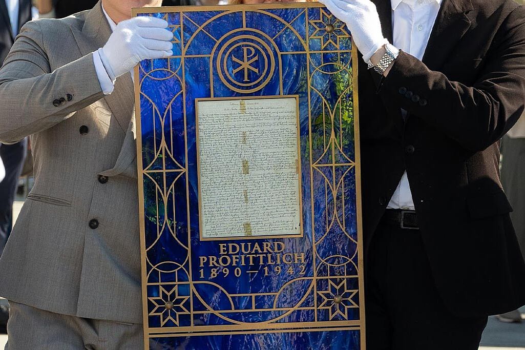 Die Urkunde zur Seligsprechung. Foto: Elena Kovpak-Olev Mihkelma