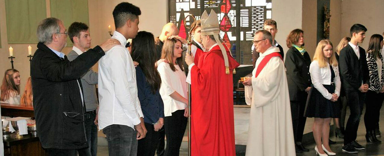 Am Berufskolleg St. Michael in Ahlen können sich Schüler firmen lassen.