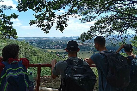Die Gruppe aus Dresden genießt den Ausblick. (Foto: CSW)