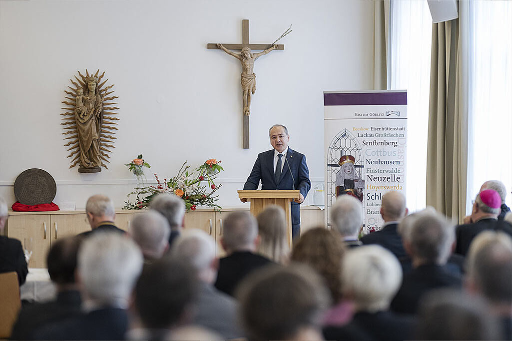 Ocatavian Ursu, dem Oberbürgermeister der Bischofsstadt Görlitz bei seinem Grußwort. (Foto: Pawel Sosnowski)