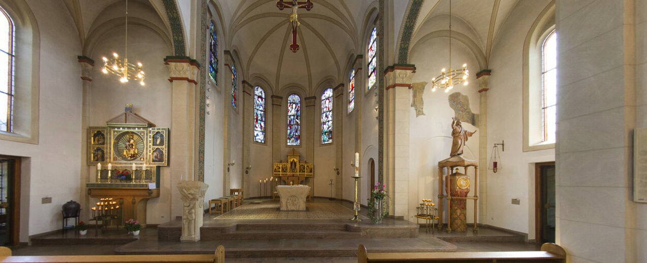 Innenraum der Kirche St. Maria-St. Vicelin (Foto: Homepage St. Maria-St. Vicelin)