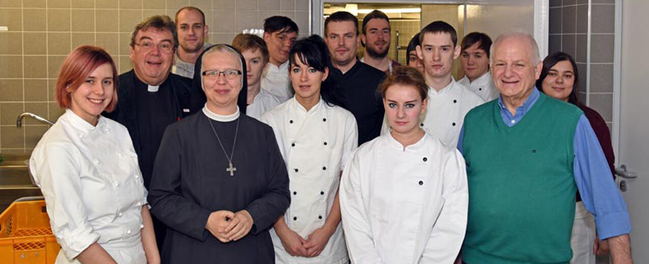 Die Manege in Berlin betreut viele junge Menschen. Der Generalsekretär des Bonifatiuswerkes Monsignore Georg Austen besuchte 2016 die Manege im Don-Bosco-Zentrum in Berlin. Foto: Stefan Stieren