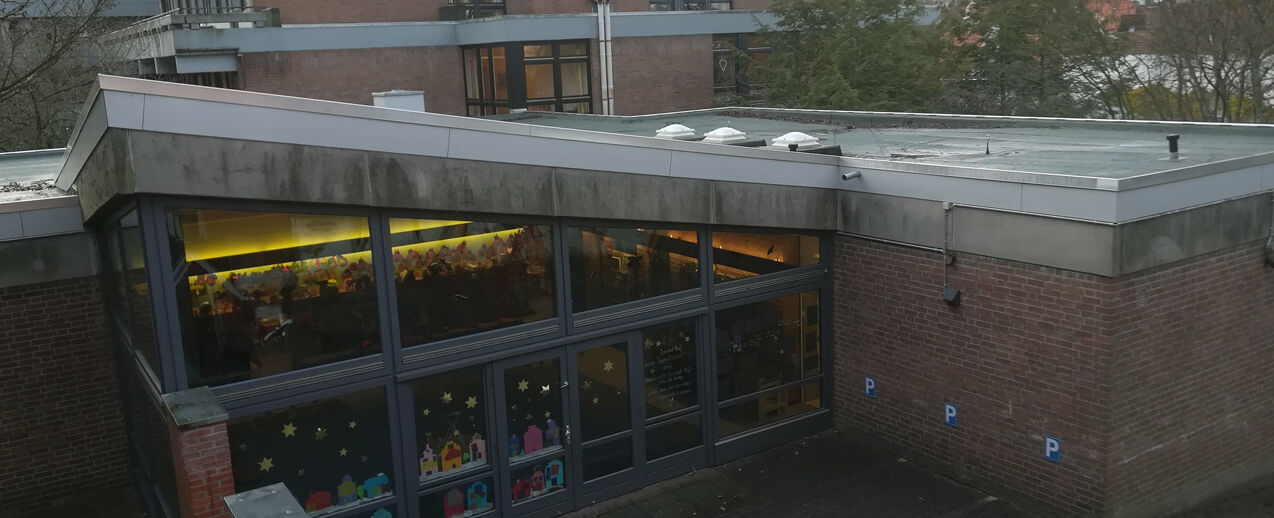 Das neue energetische Flachdach der Kindertagesstätte Herz Jesu in Lübeck. Foto: Kita Lübeck