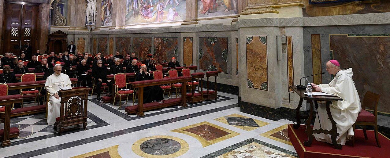 In der Paulinischen Kapelle im Apostolischen Palast finden die diesjährigen Fastenexerzitien unter Leitung von Bischof Erik Varden statt. (Foto: Vatican Media)