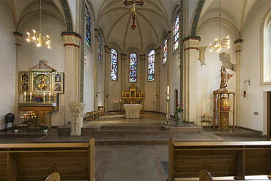 Innenraum der Kirche St. Maria – St. Vicelin (Foto: Homepage St. Maria - St- Vicelin)