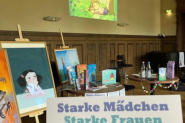 Vielfalt zum Blättern: Beim Lesefestival wurden viele tolle Kinderbücher vorgestellt – inspirierend, fantasievoll und voller starker Heldinnen. (Foto: M. Praßler) 