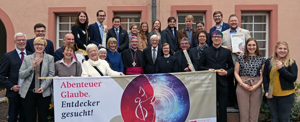 Die Preisträger des „Bonifatiuspreises für missionarisches Handeln in Deutschland 2019“  (Foto: Patrick Kleibold)