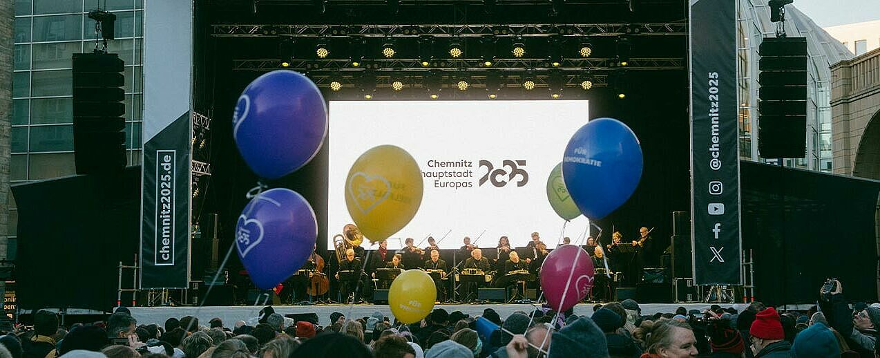 Die Eröffnungsfeier in Chemnitz zur Europäischen Kulturhauptstadt 2025. (Foto: Natalie Bleyl)