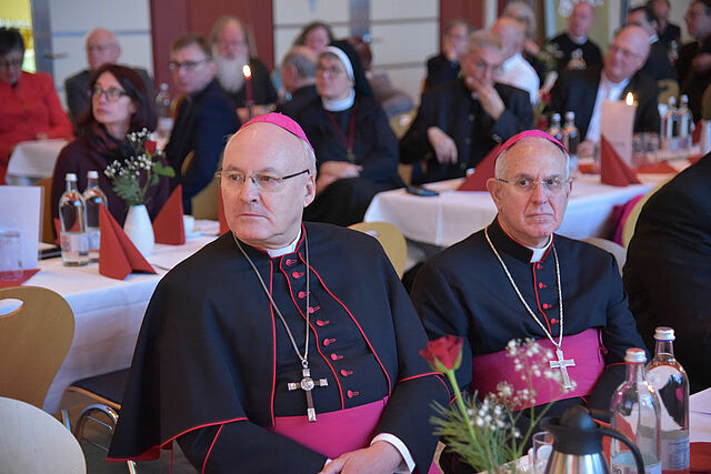 Bischof Dr. Rudolf Voderholzer, Bischof von Regensburg, und Erzbischof Julio Murat, Apostolischer Nuntius für die skandinavischen Länder. Foto: Simon Helmers