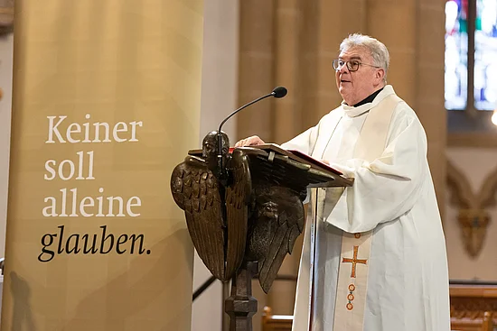 Bonifatiuswerk-Generalsekretär Monsignore Georg Austen während der Diaspora-Andacht im Paderborner Dom. Foto: Hartmut Salzmann