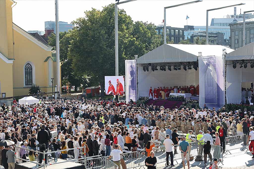 Mehrere tausend Besucher nahmen an der Seligsprechung teil. Foto: Elena Kovpak-Olev Mihkelma