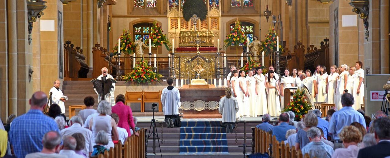 Gebetsstunde für die Diaspora im Hohen Dom zu Paderborn. Foto: Patrick Kleibold