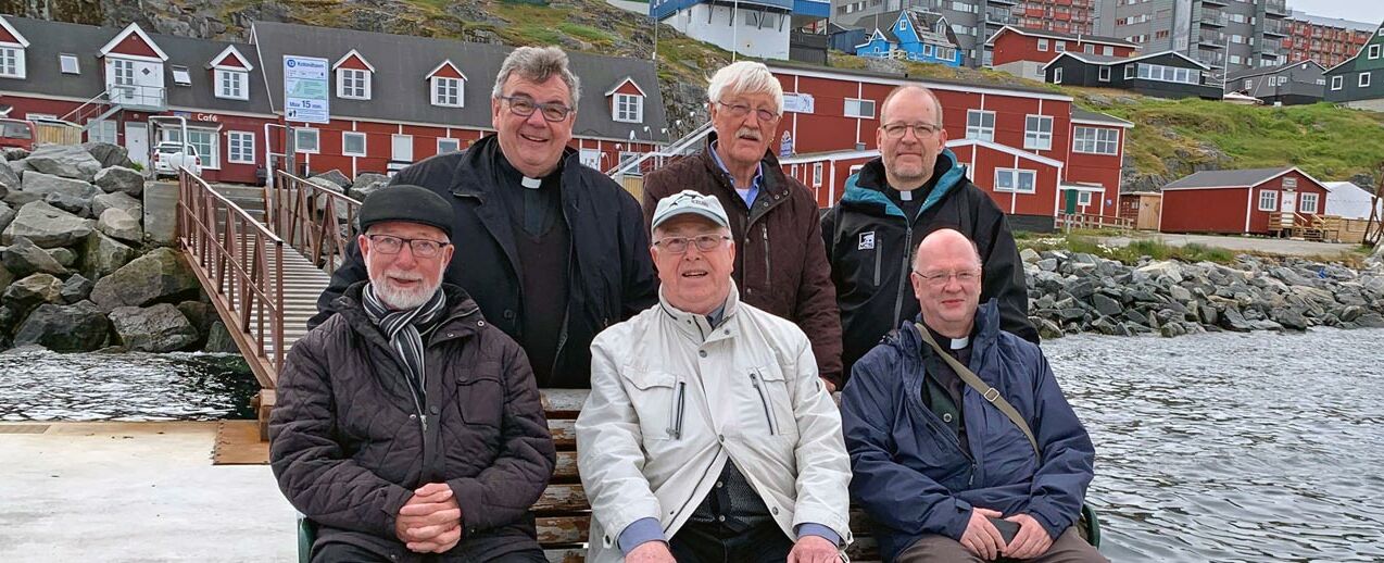 V.l.: Generalvikar Niels Engelbrecht, Monsignore Georg Austen, Erzbischof Hans-Josef Becker, Heinz Paus, Pfarrer Christian Noval und Generalvikar Alfons Hardt. (Fotos: Bonifatiuswerk)