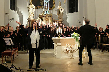 Die Sängerin Kathy Kelly begleitete die Ostertage in Fürstenberg musikalisch. 