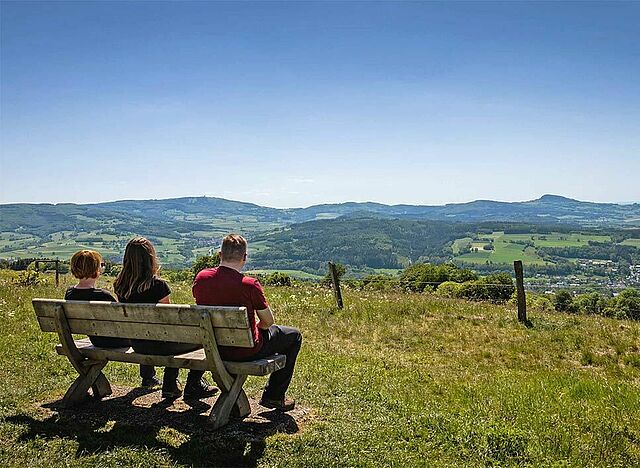 Mit dem Projekt „Lege deine Sorgen nieder“ wollen die katholischen Pfarreien in der Rhön Urlaubern und Touristen an beliebten Rad- und Wanderwegen begegnen. (Foto: © Tourismuspastoral Rhön)