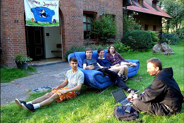 Miteinander reden, Gedanken teilen, Impulse geben: das "offene Jugendsofa". (Foto: Kloster Nütschau)