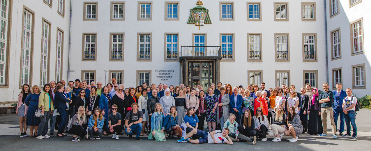 104 Teilnehmerinnen und Teilnehmer aus 16 europäischen Ländern kamen zur Europawoche nach Paderborn. (Foto: Jan Schnieders)