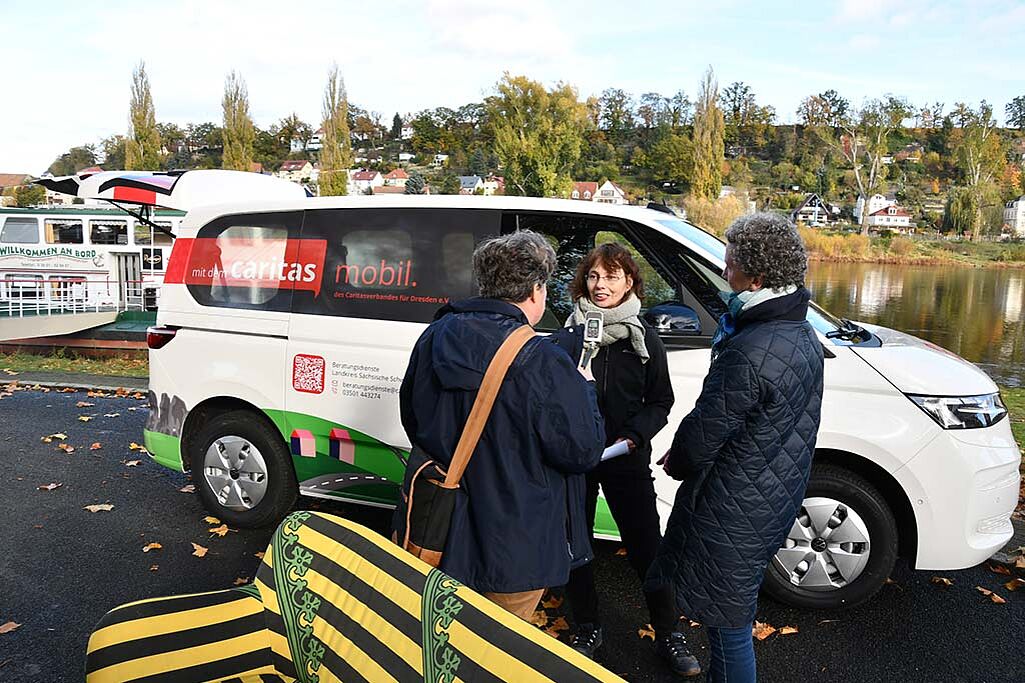 Das Caritasmobil soll neue Wege der Begegnung schaffen. (Foto: Michael Baudisch)
