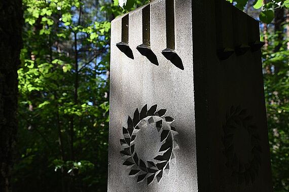Stele für die ermordeten Widerstandskämpfer. Foto: Sr. Theresita Müller