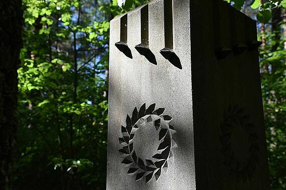 Stele für die ermordeten Widerstandskämpfer. Foto: Sr. Theresita Müller