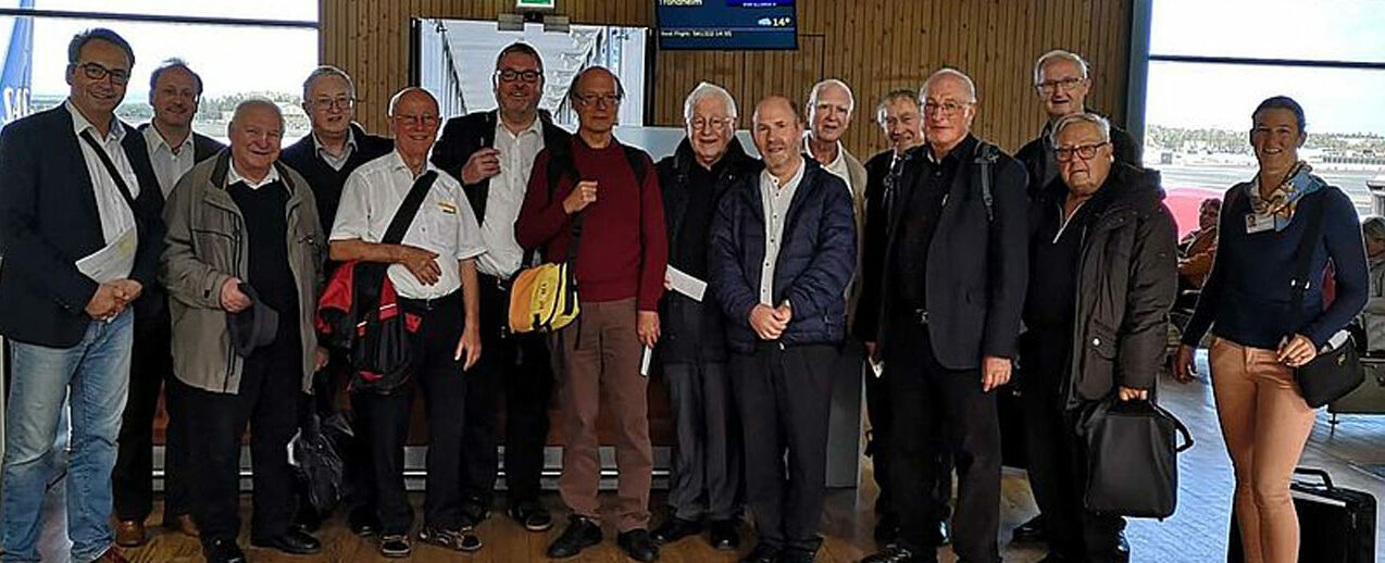 Die Reiseteilnehmer vor dem Abflug in Oslo weiter in Richtung Trondheim. (Foto: Bonifatiuswerk)