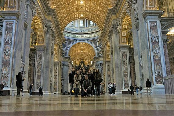 Besonders beeindruckend: Besuch im Petersdom. (Foto: Richard Gladis)