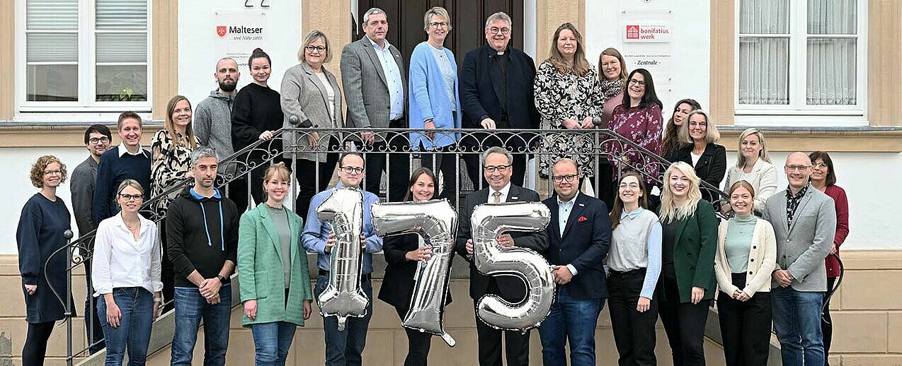 The employees of the Bonifatiuswerk are celebrating the 175th anniversary. (Photo: Wilfried Hiegemann)