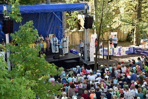 Über 800 Kinder kamen zum großen Tiere der Bibel Aktionstag in den Zoo Osnabrück.