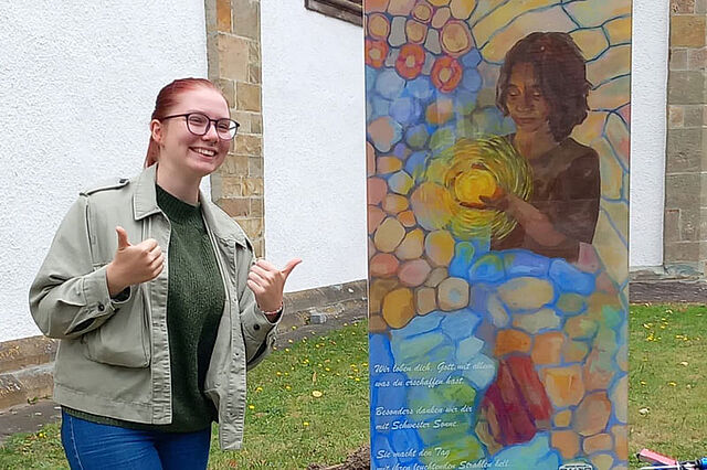 Die Künstlerin Alina Kempf gestaltete die für den Pilgerradweg. Foto: Sr. M. Alexandra Völzke