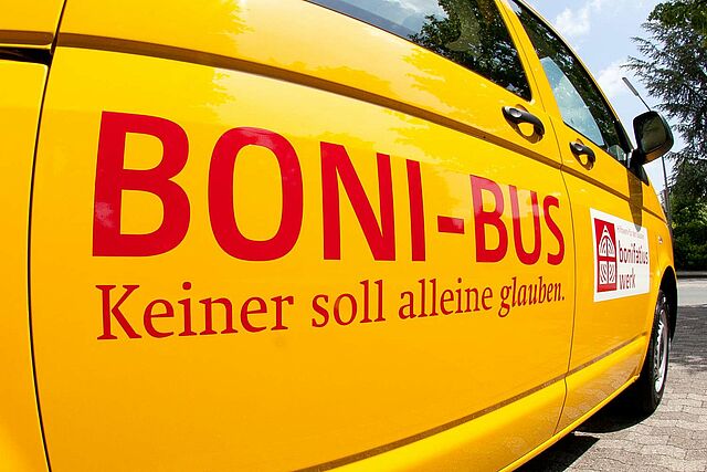 Die Boni-Busse sind ein Aushängeschild des Bonifatiuswerkes und in zahlreichen  Diasporagemeinden im Einsatz. (Foto: Bonifatiuswerk)
